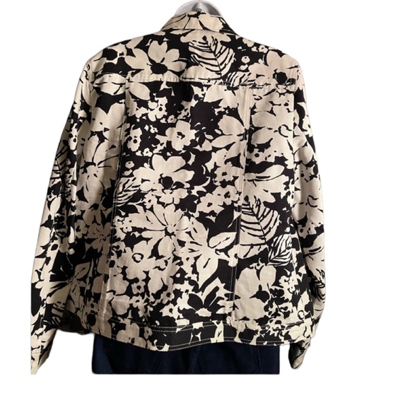 Jones New York Large Jacket. CL/GR08 - Picture 2 of 4